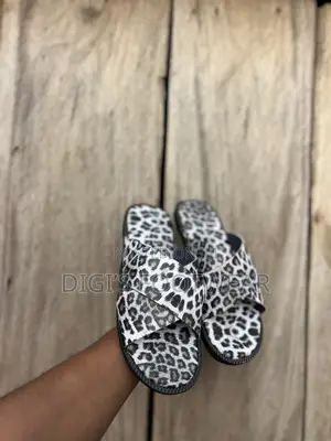 Tiger Skin Print Slippers