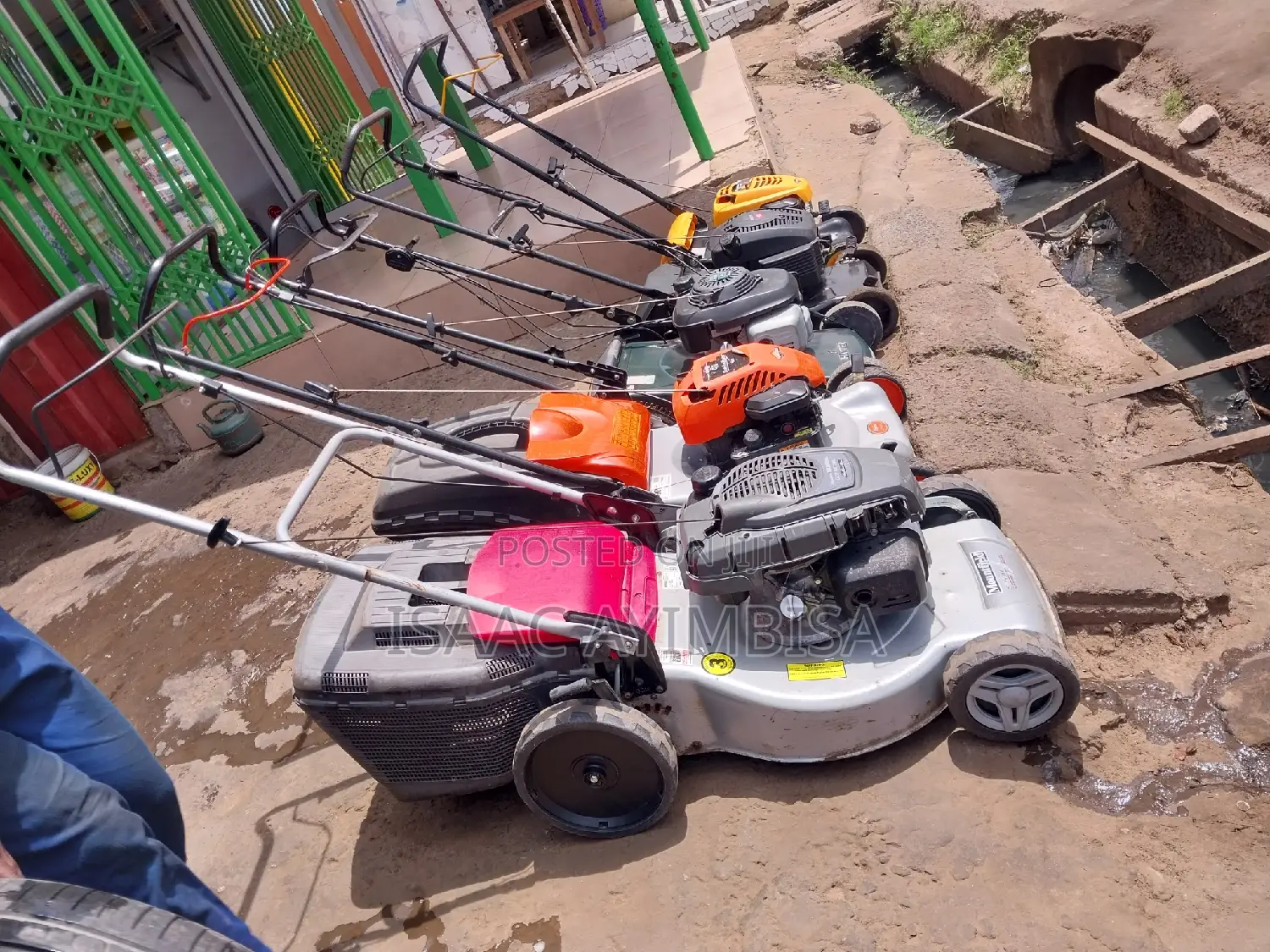 Llawnmowers
