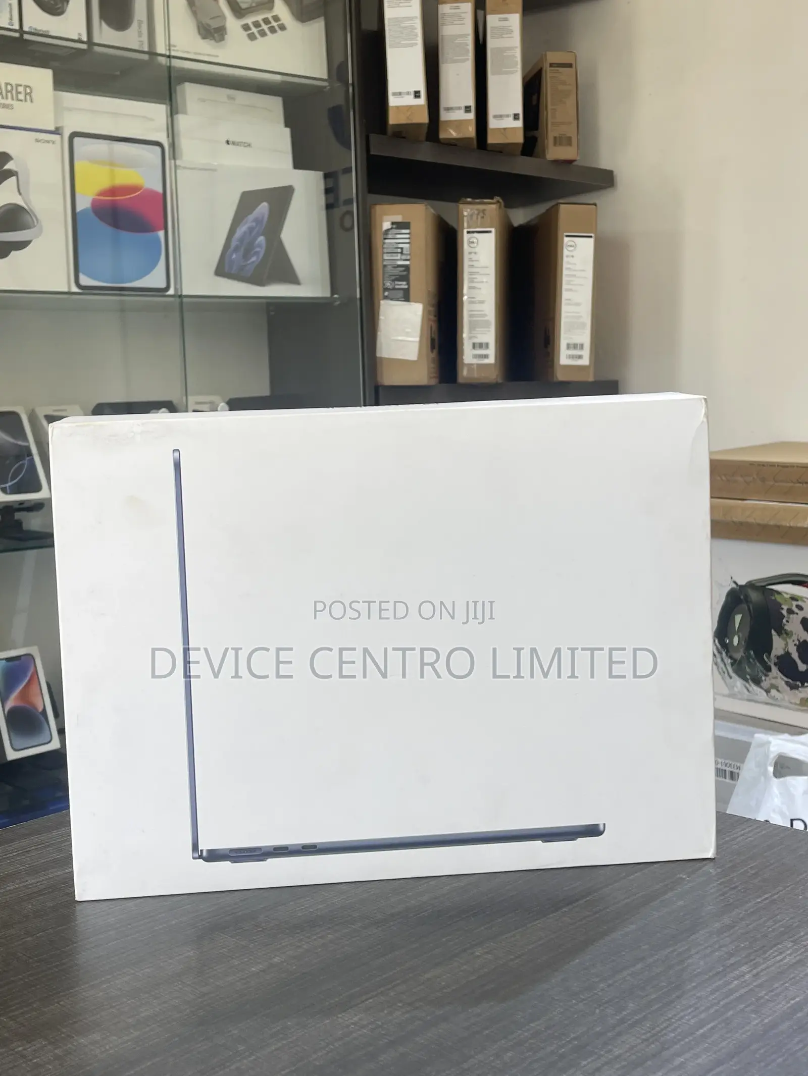 New Laptop Apple MacBook Air 2024 M3 13-Inch 16GB Apple M3 SSD 256GB