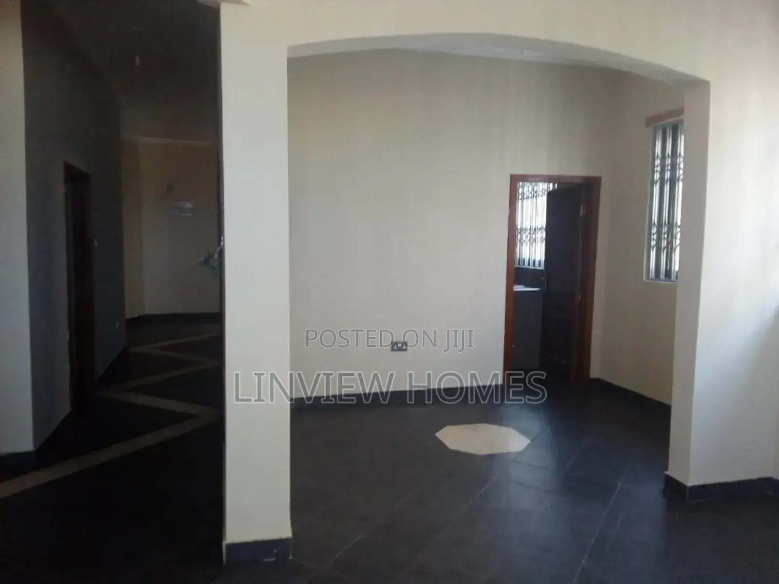 2bdrm Apartment in West Hills Mall Area for rent
