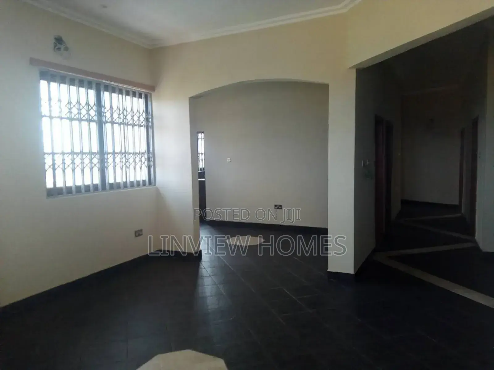 2bdrm Apartment in West Hills Mall Area for rent