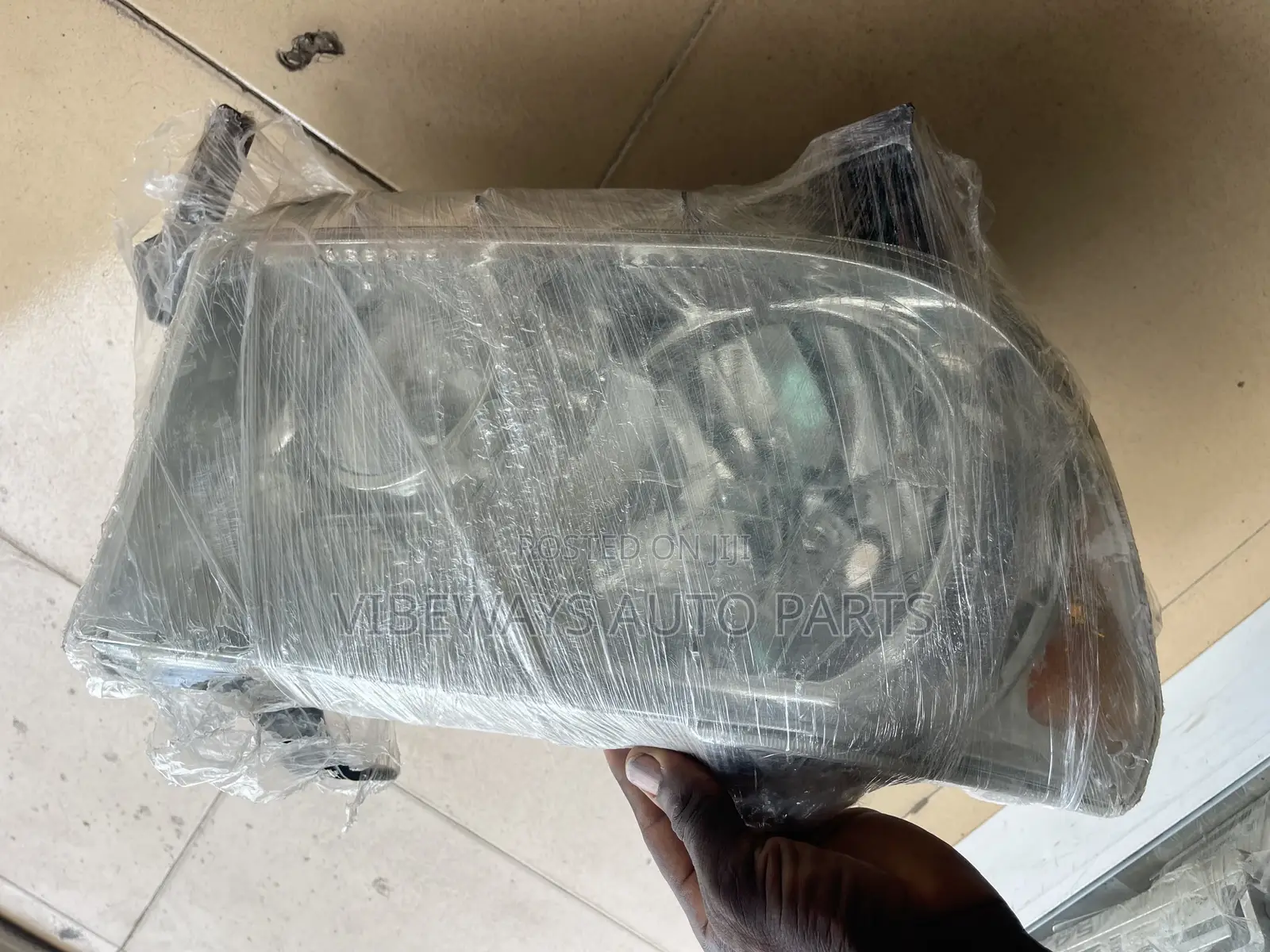 Toyota Tundra 2008 -2013 Headlight Used