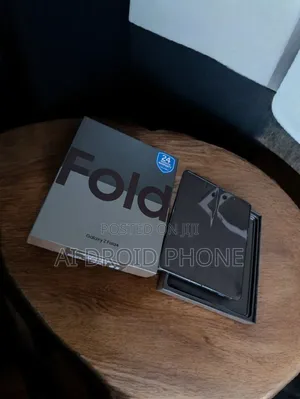 New Samsung Galaxy Z Fold4 256 GB Green