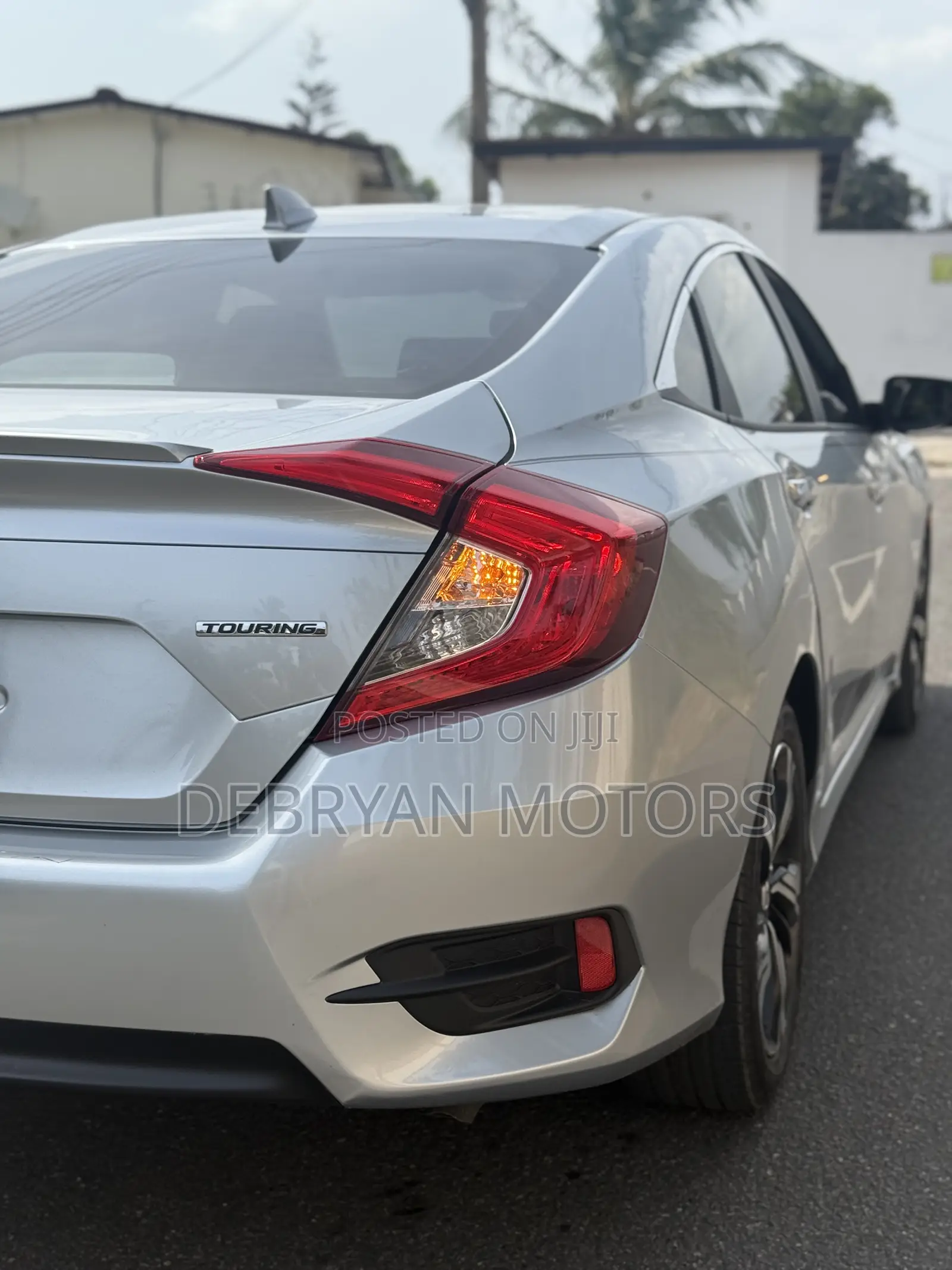 Honda Civic Touring 4dr Sedan (1.5L 4cyl) 2017 Silver