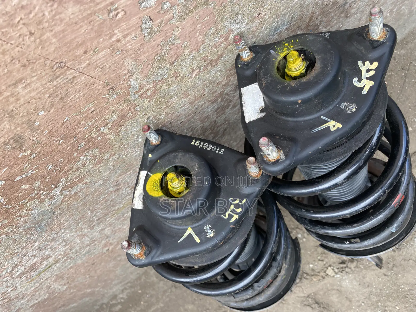 Hyundai Santa Fe Front Shocks :2013 To16