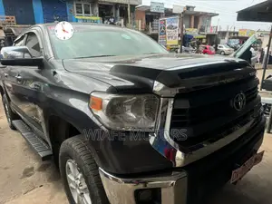 Toyota Tundra 2016 Black