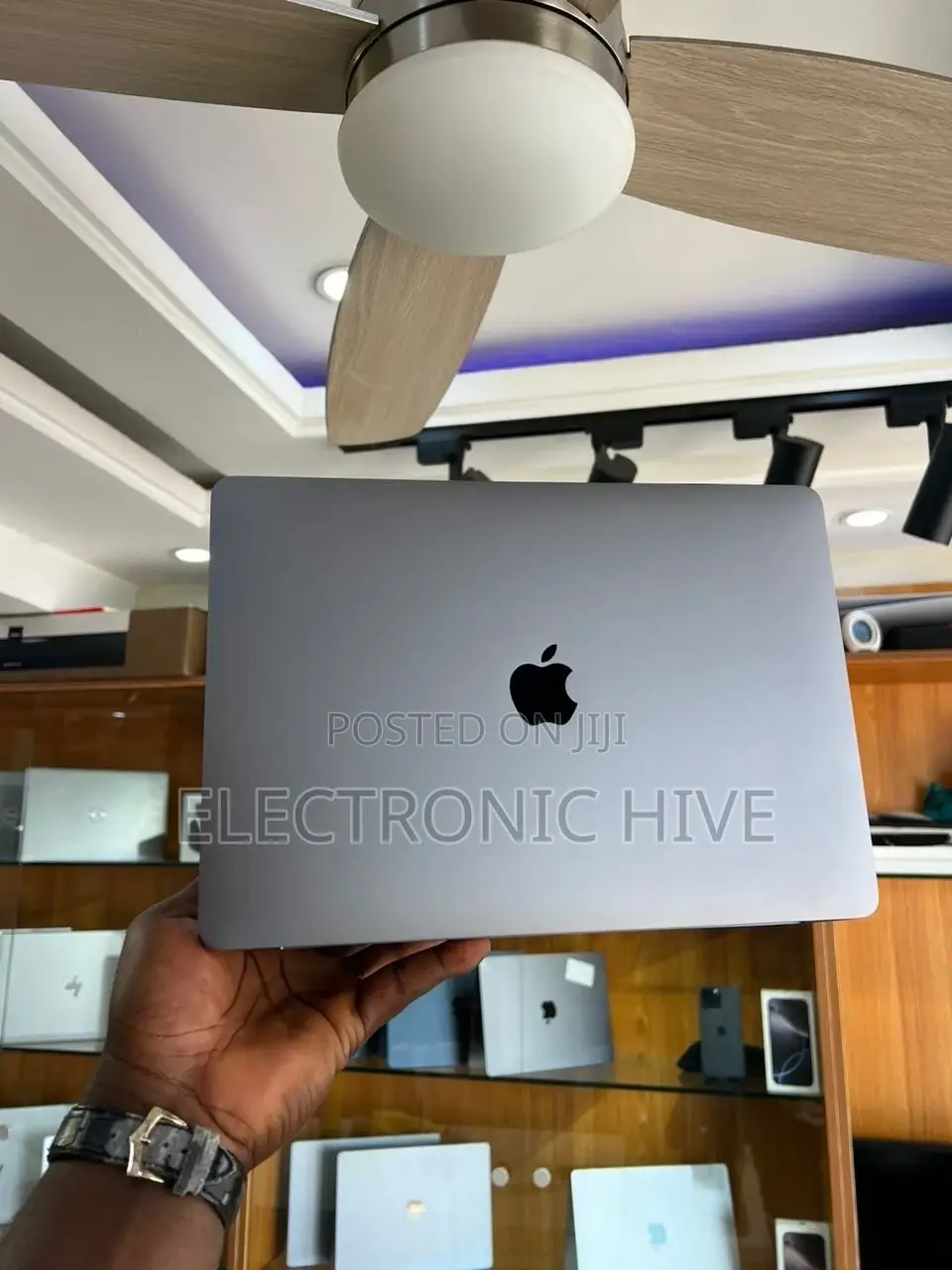 Laptop Apple MacBook Pro 2020 8GB Apple M1 SSD 256GB