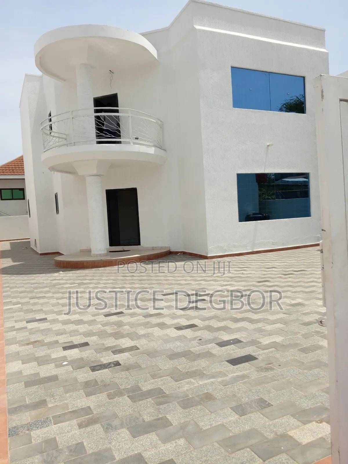 5bdrm House in Accra Metropolitan for sale