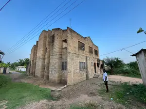 7bdrm House in Manhean for sale