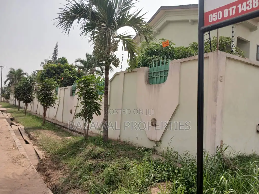 5bdrm Mansion in Adjiriganno, Adjiriganor for sale