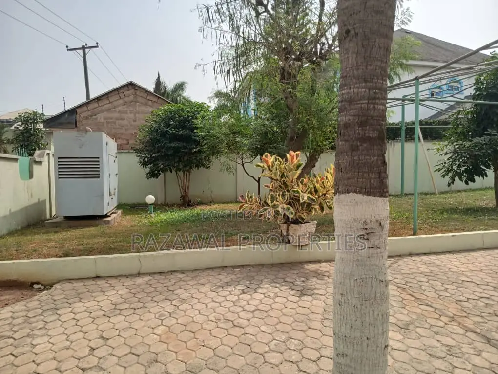 5bdrm Mansion in Adjiriganno, Adjiriganor for sale