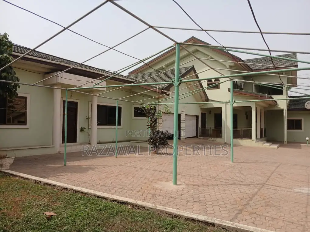 5bdrm Mansion in Adjiriganno, Adjiriganor for sale