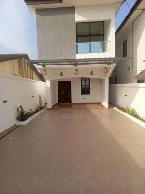 3bdrm Duplex in Suadom Properties, Baatsona Total for rent