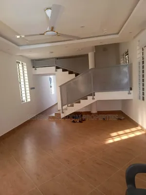 3bdrm Duplex in Suadom Properties, Baatsona Total for rent