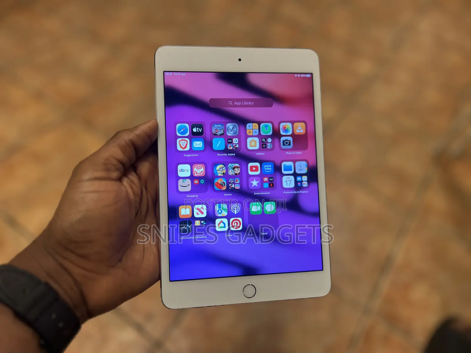 Apple iPad mini 4 128 GB Silver