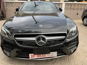 Photo - Mercedes-Benz E300 2020 Black