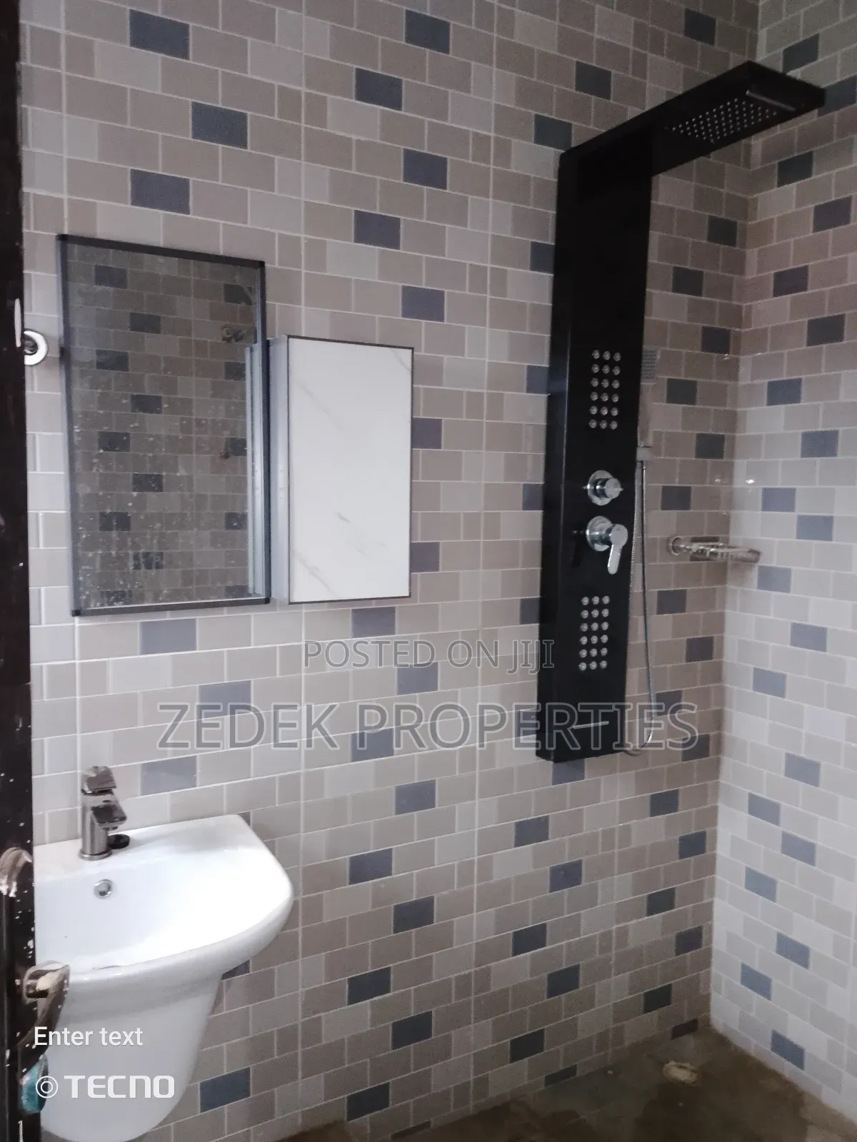 2bdrm Apartment in Zedek Properties, Ashomang Estate for rent