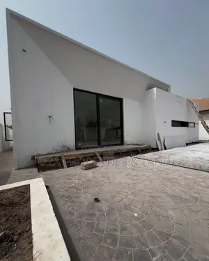 3bdrm House in Ashaley Botwe, Lake Side Estate for sale
