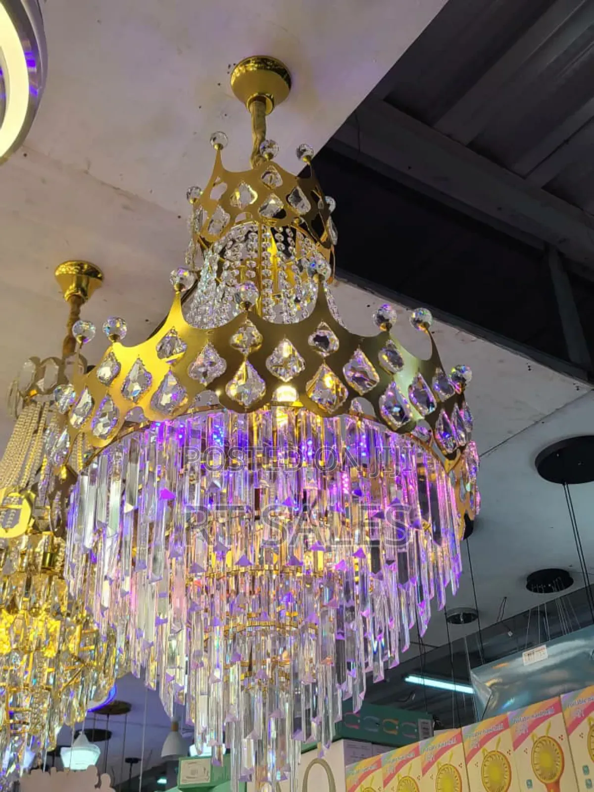 By 600 Size Chandelier Light.
