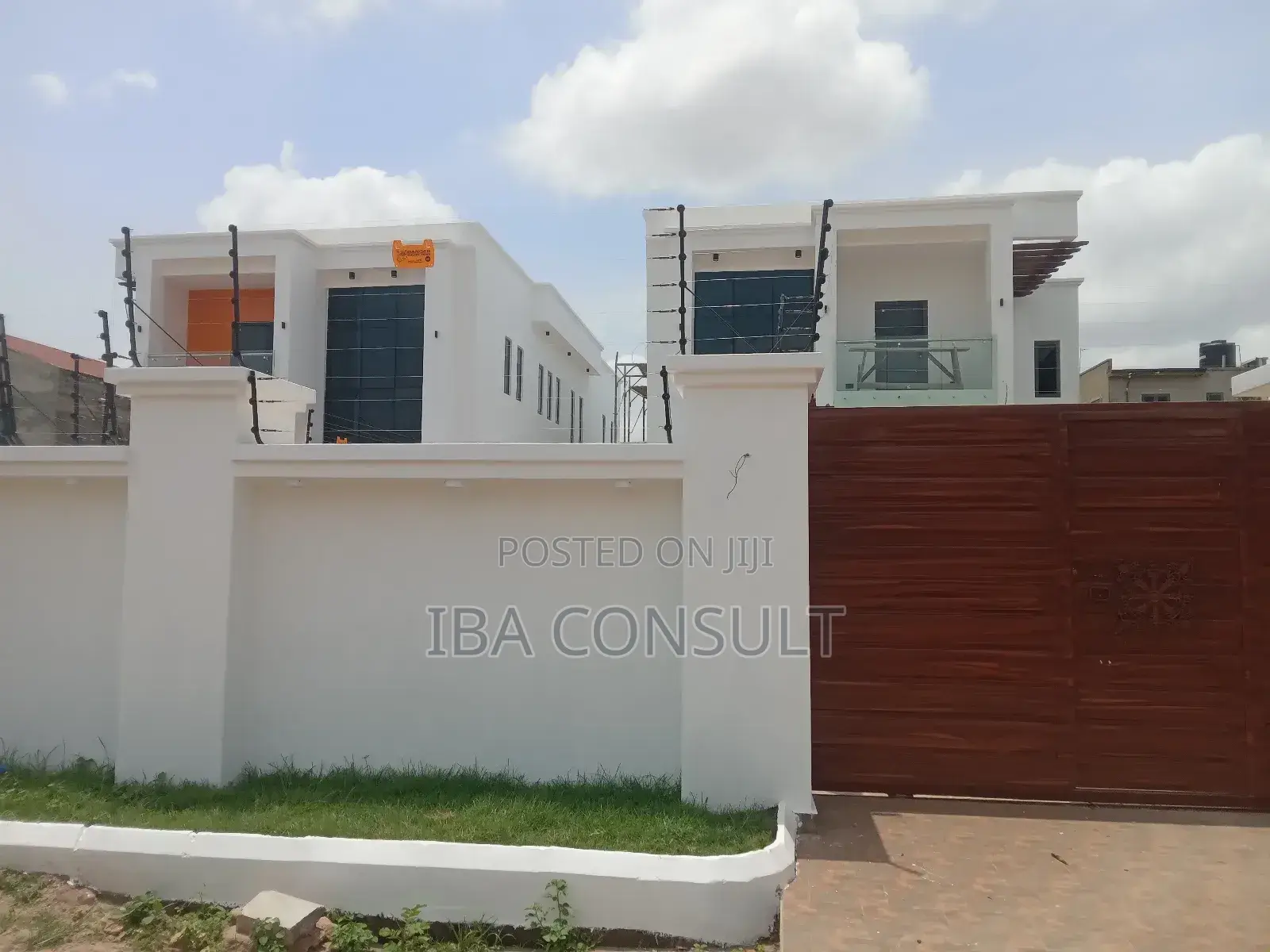 4 Bedrooms House for Sale at Pantang Oyarifa Road.