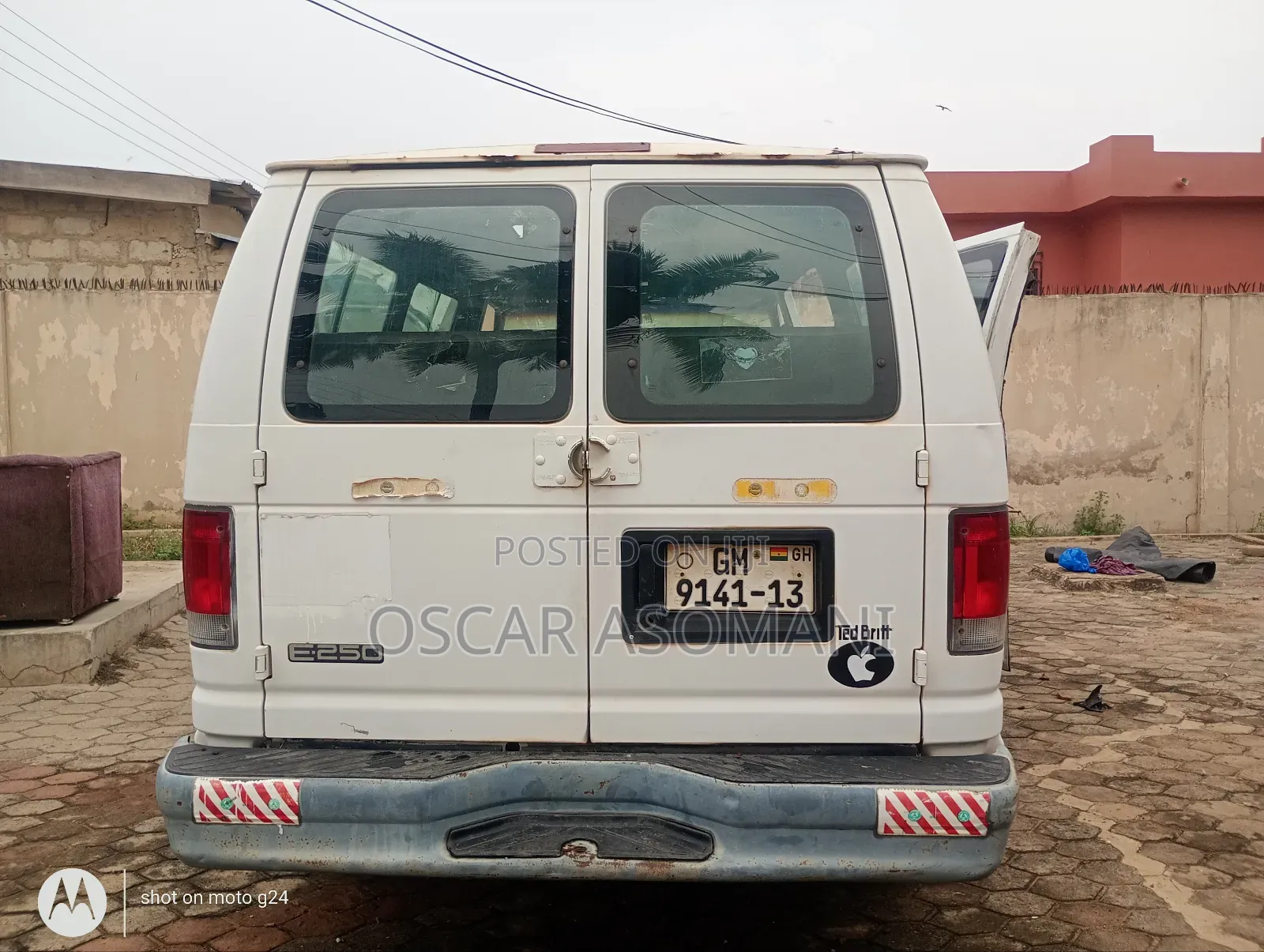 Ford E250 2002 White