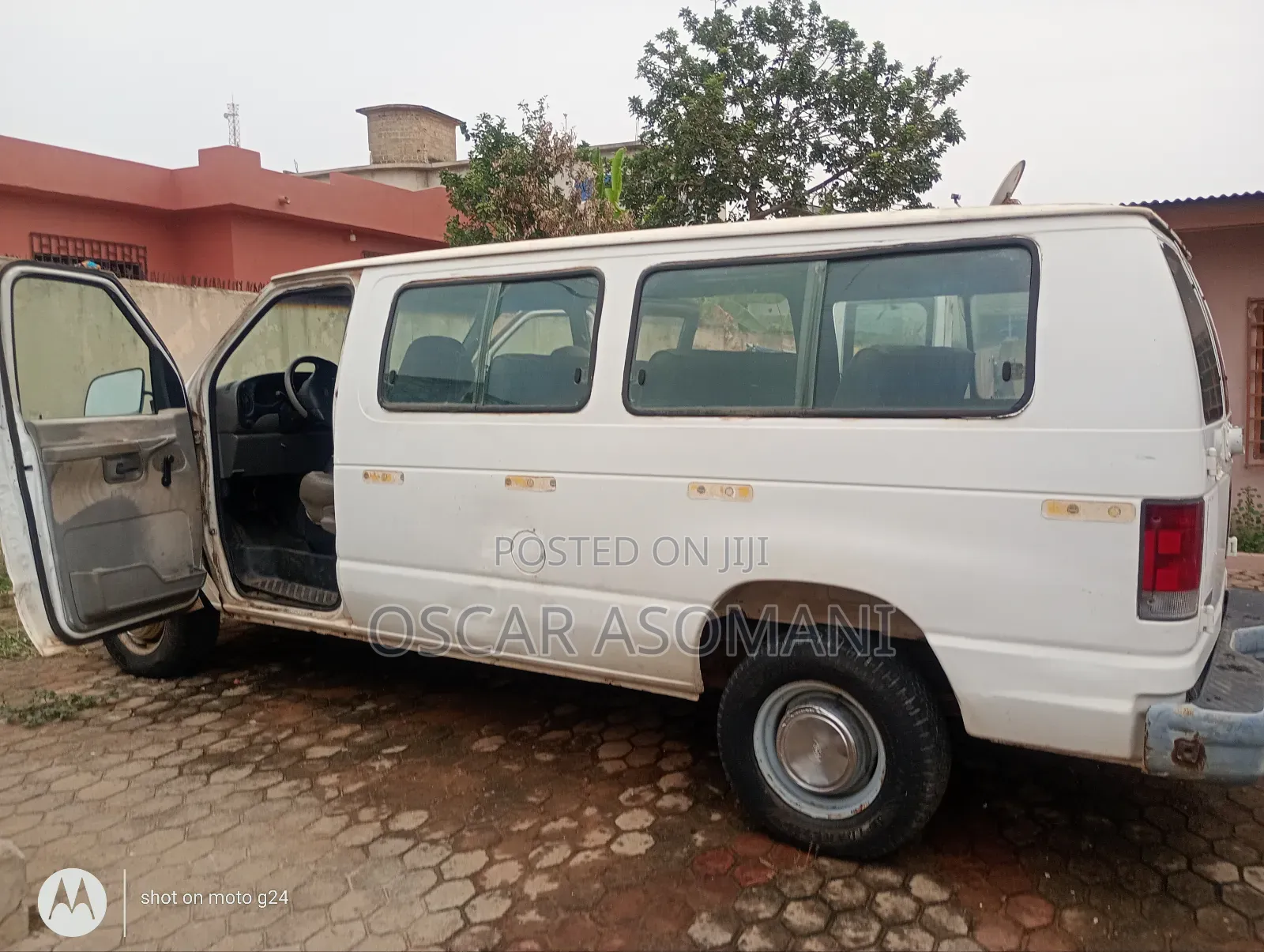 Ford E250 2002 White