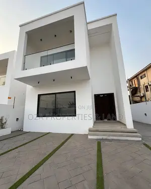 3bdrm House in Ashaley Botwe, Lake Side Estate for rent