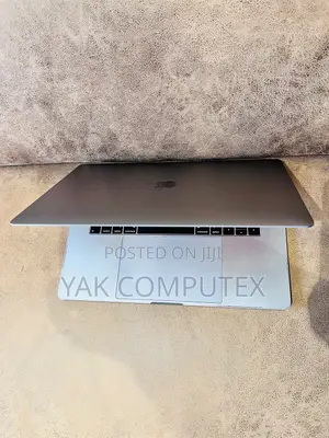Laptop Apple MacBook Pro 2018 32GB Intel Core I7 SSD 512GB