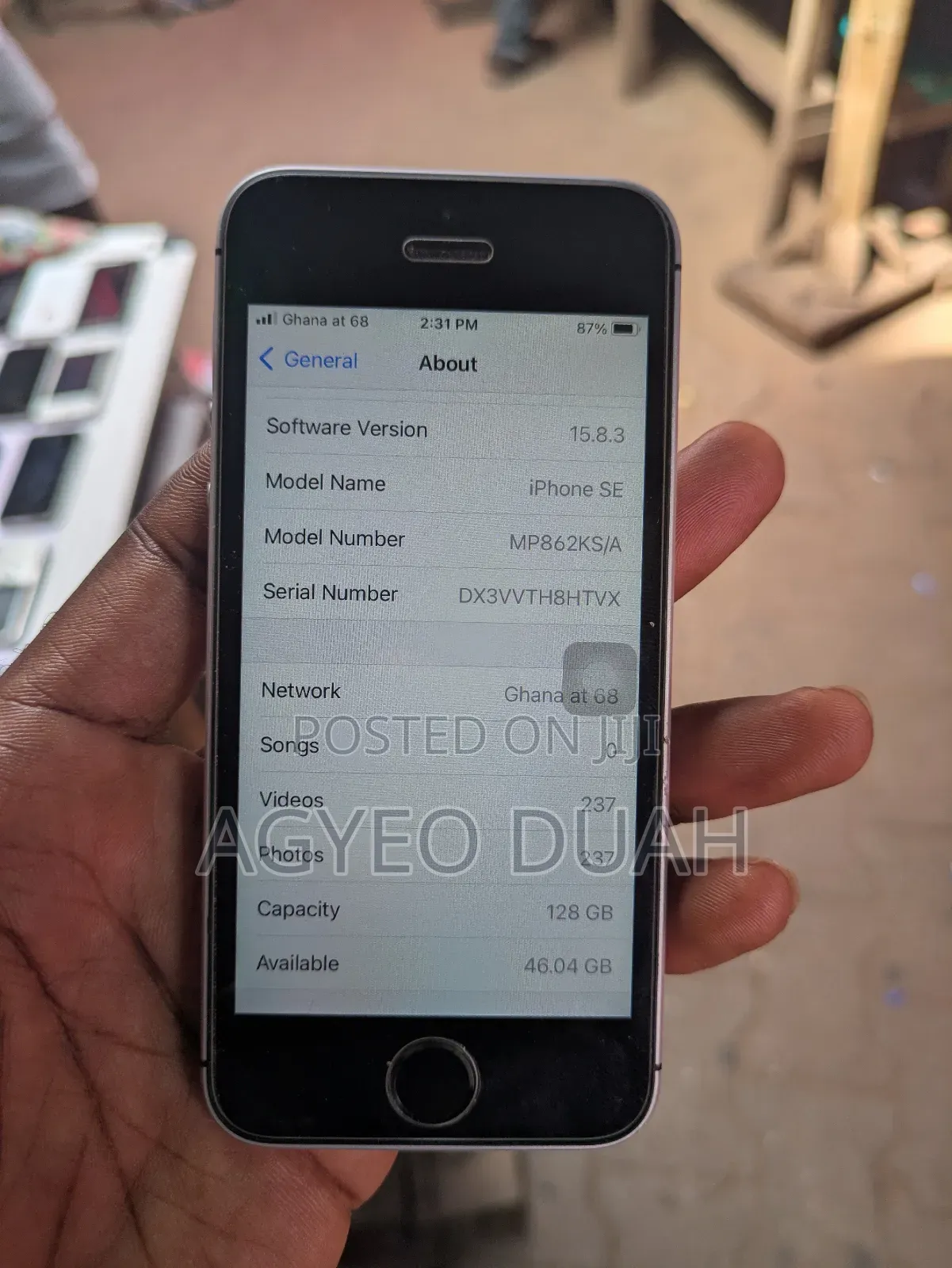 Apple iPhone SE 128 GB Silver