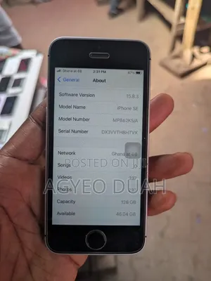 Apple iPhone SE 128 GB Silver