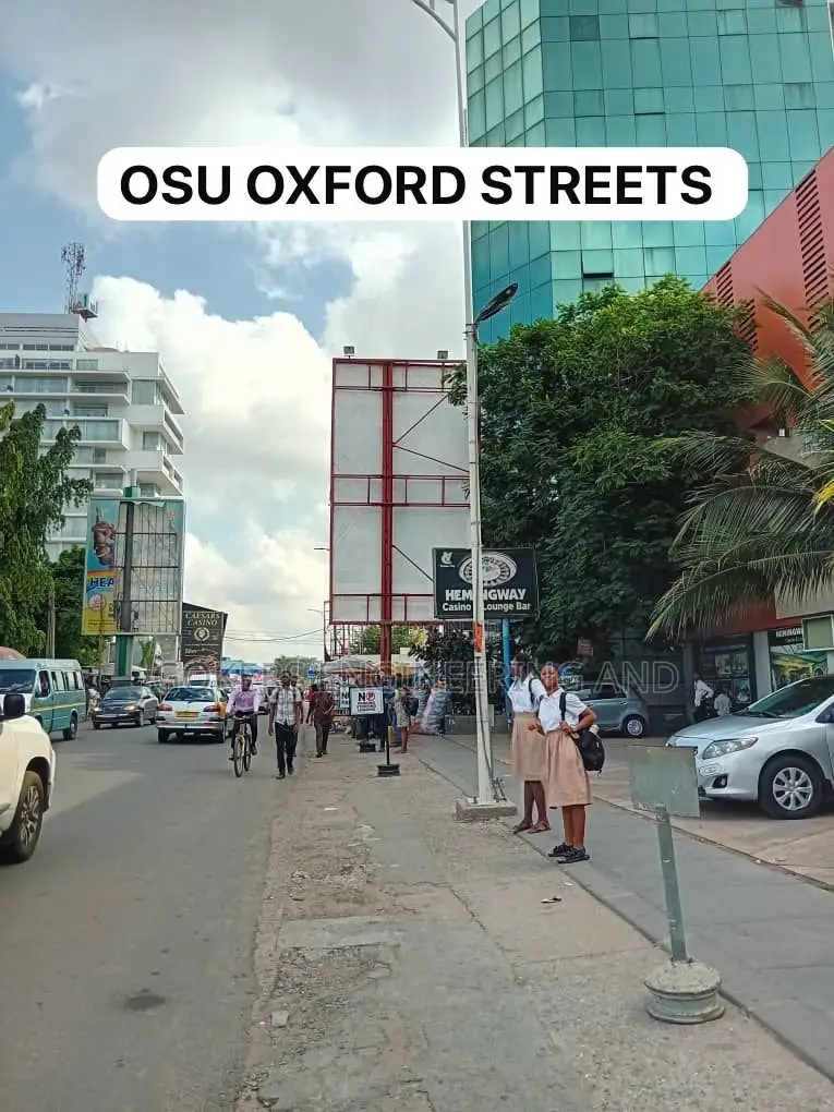 Oxford Streets 9/5 M Billboards Available for Rent.