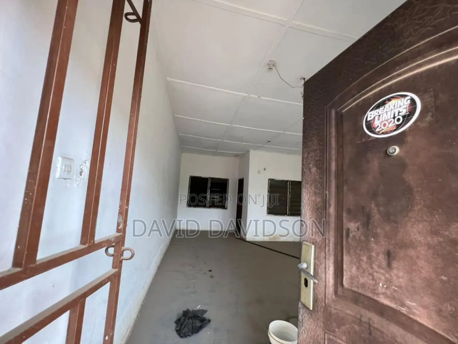 3bdrm House in 3 Bedroom House, Tema Metropolitan for sale