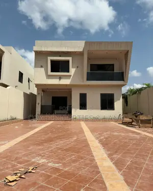 3bdrm House in East Airport for sale