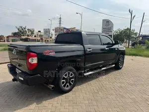 Toyota Tundra 1794 4dr CrewMax 4WD SB (5.7L 8cyl 6A) 2015 Black