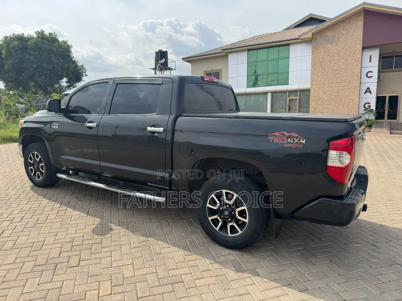 Toyota Tundra 1794 4dr CrewMax 4WD SB (5.7L 8cyl 6A) 2015 Black
