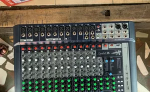 Soundcraft Signature 16 Analogue Mixer