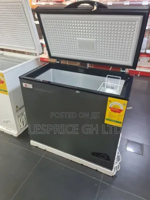 Spacious H a Chest Freezer: 200l
