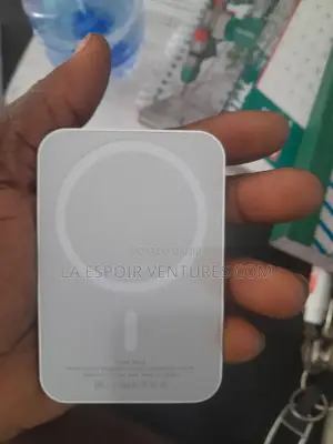 Cordless iPhone Power Bank