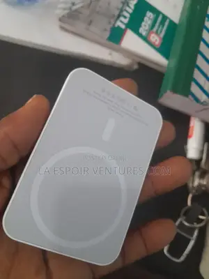 Cordless iPhone Power Bank
