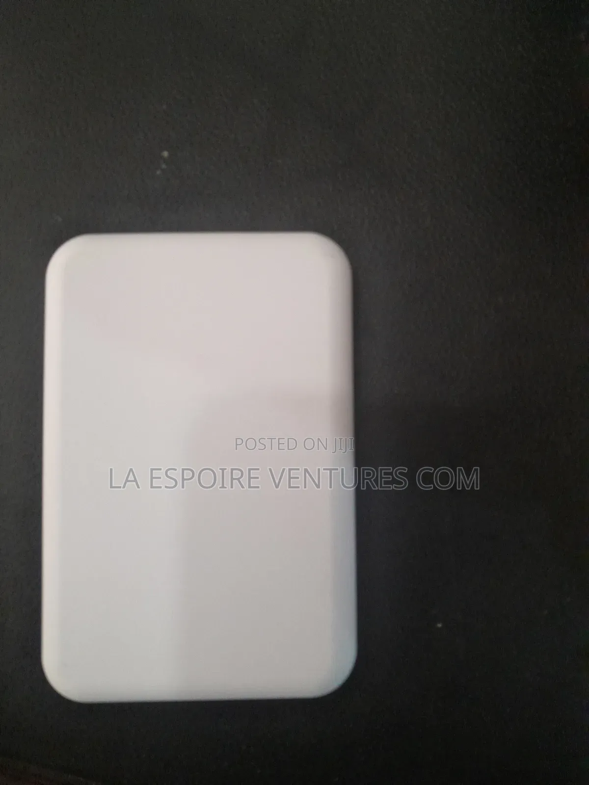 Cordless iPhone Power Bank