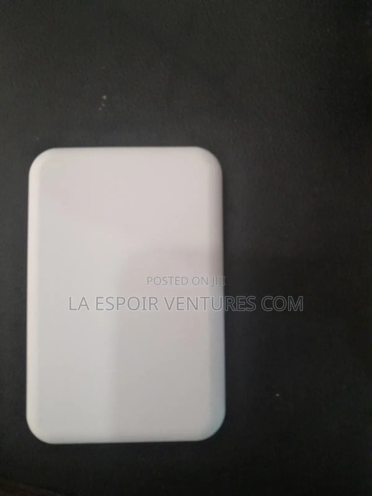 Cordless iPhone Power Bank