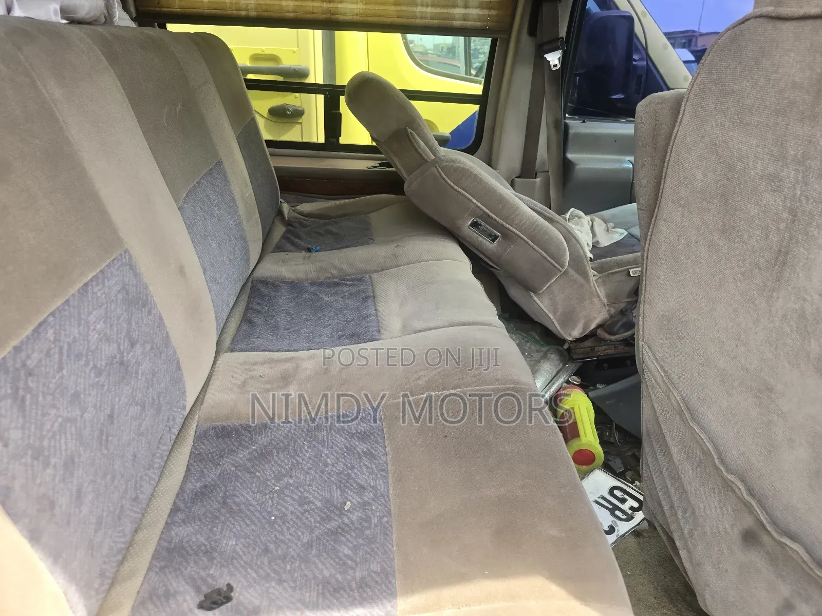 Ford E-150 2009 Green