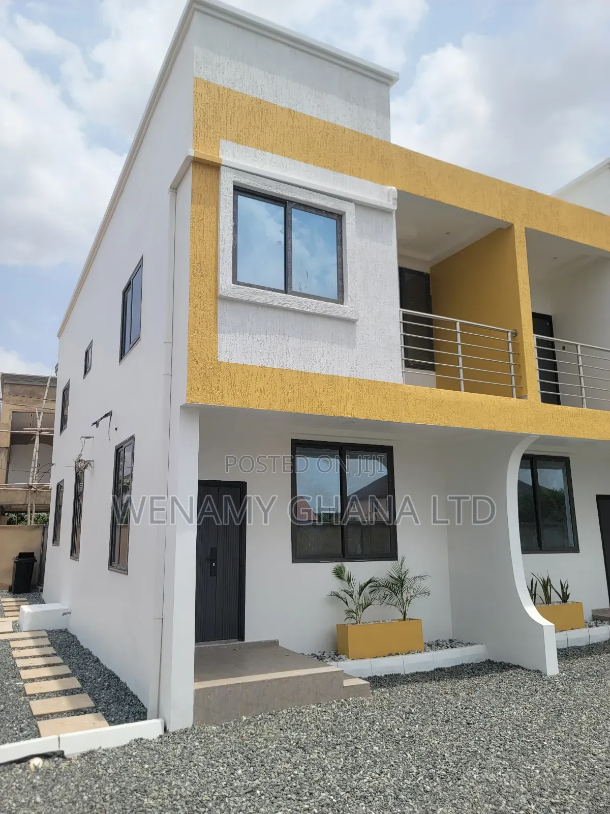 2bdrm Townhouse/Terrace in Community 25, Tema Metropolitan for sale