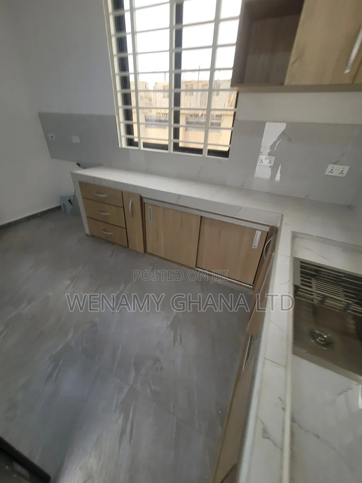 2bdrm Townhouse/Terrace in Community 25, Tema Metropolitan for sale