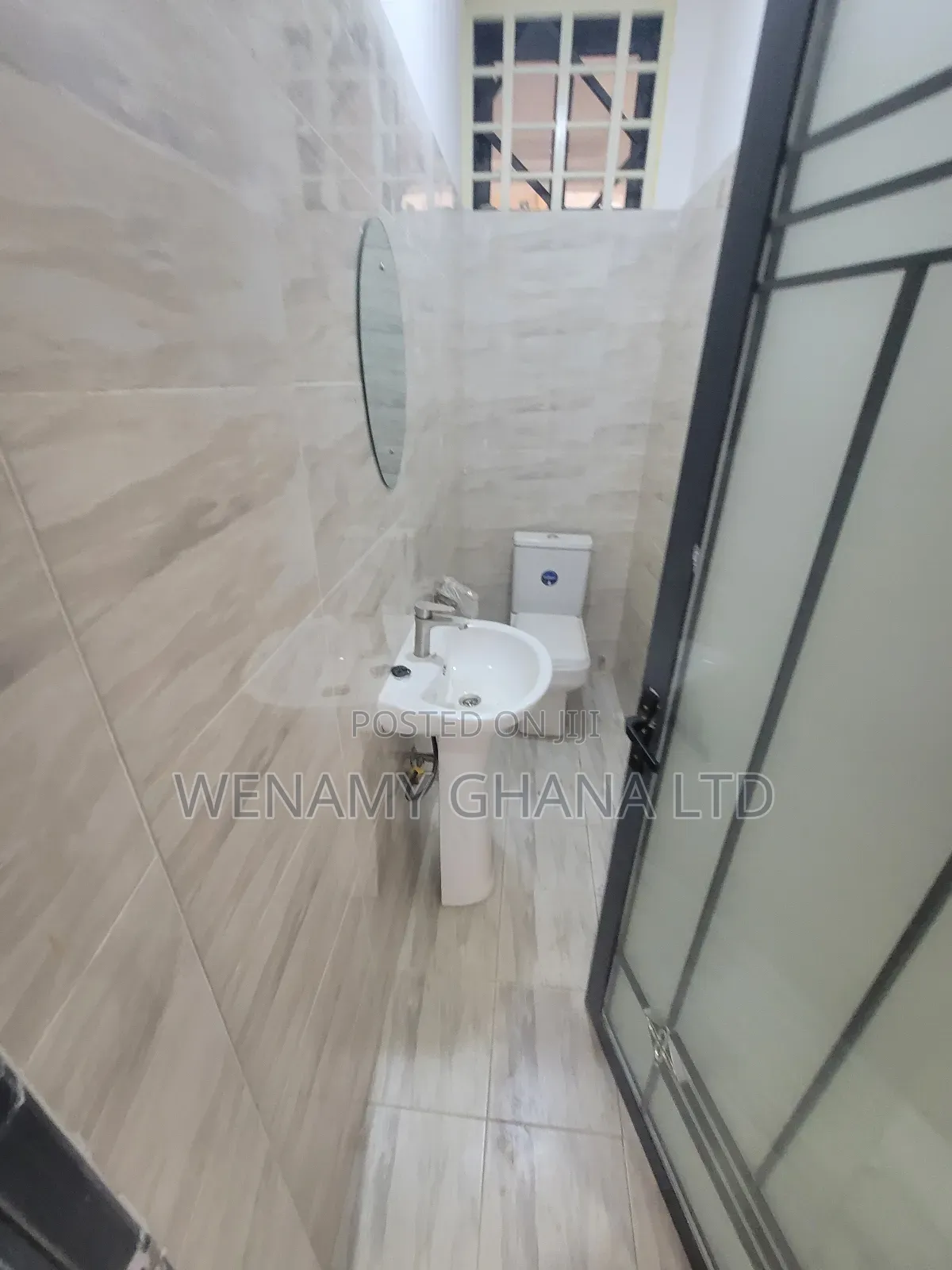 2bdrm Townhouse/Terrace in Community 25, Tema Metropolitan for sale