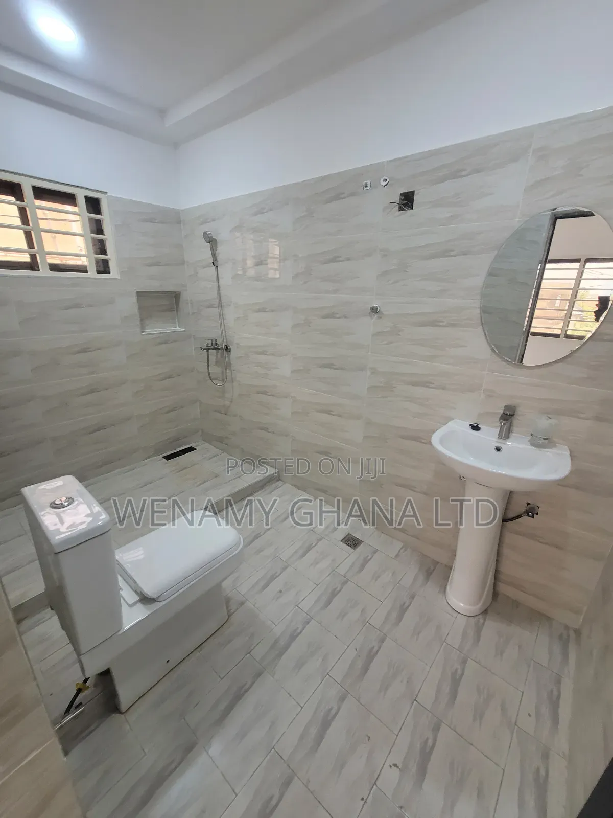 2bdrm Townhouse/Terrace in Community 25, Tema Metropolitan for sale
