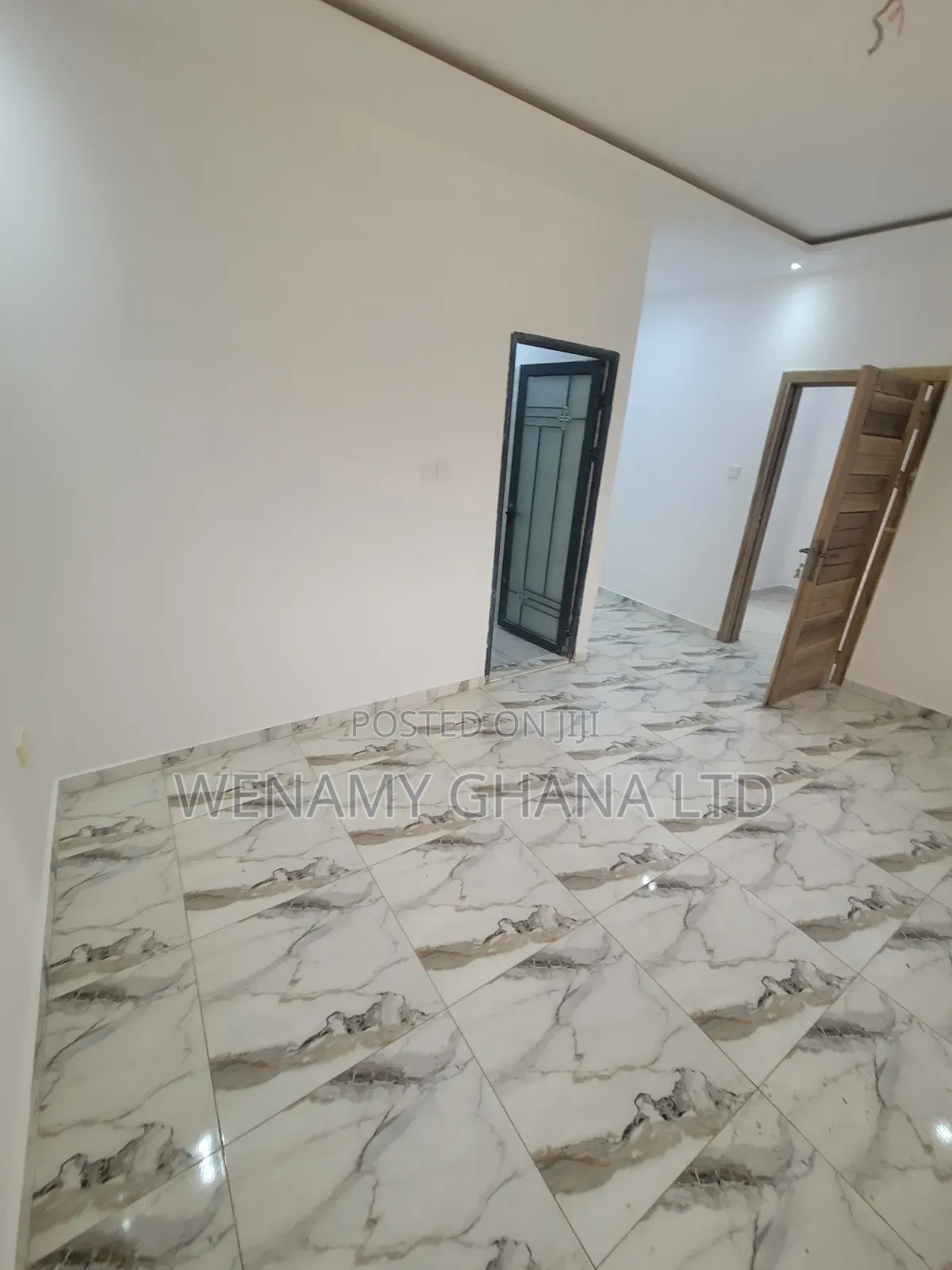 2bdrm Townhouse/Terrace in Community 25, Tema Metropolitan for sale