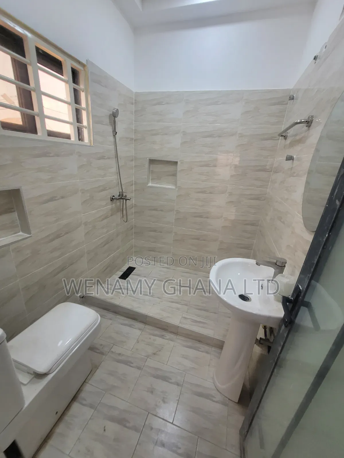 2bdrm Townhouse/Terrace in Community 25, Tema Metropolitan for sale