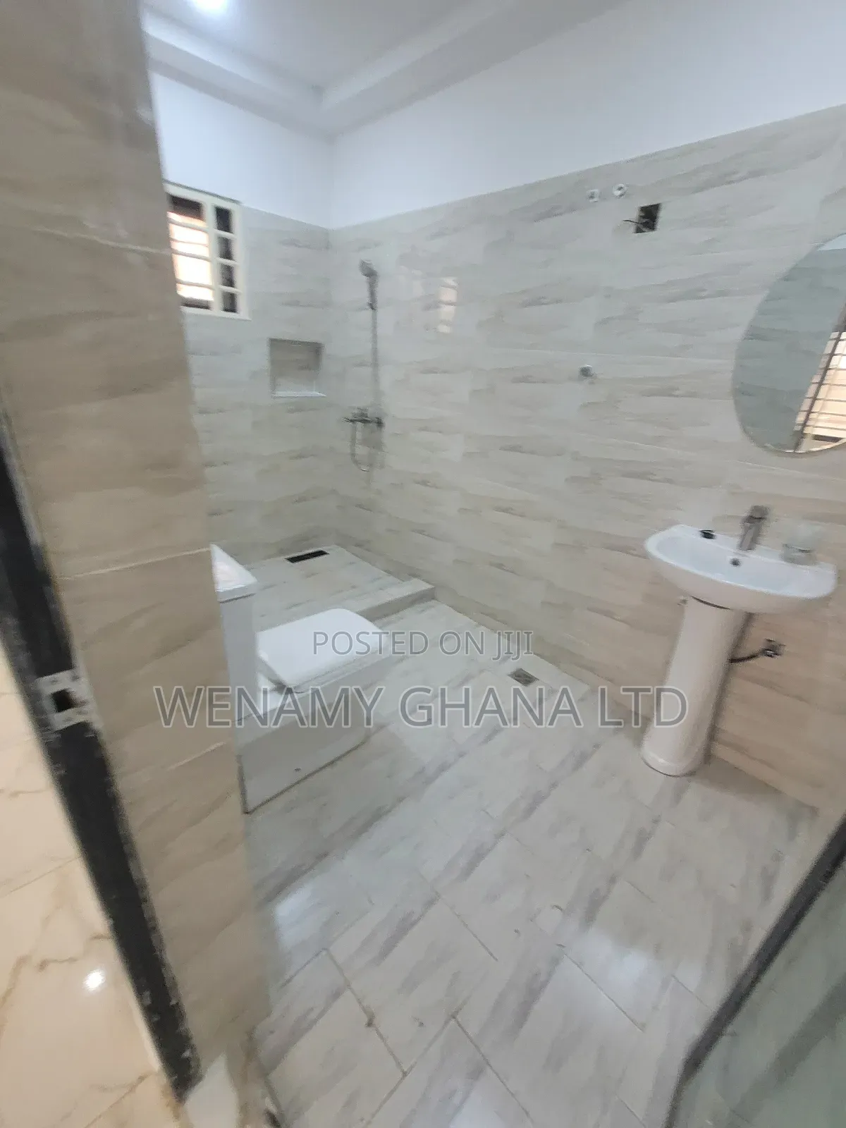 2bdrm Townhouse/Terrace in Community 25, Tema Metropolitan for sale