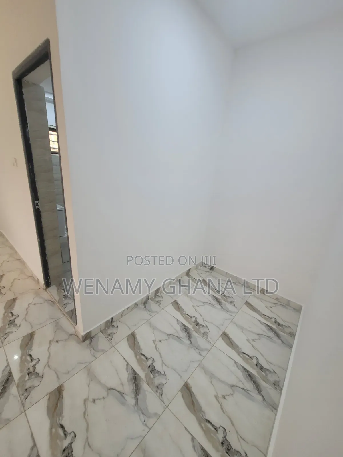 2bdrm Townhouse/Terrace in Community 25, Tema Metropolitan for sale